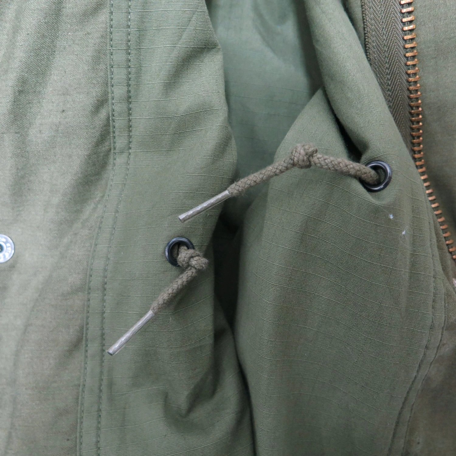 VINTAGE USAF US AIR FORCE M-1965 M65 FIELD JACKET PATCHED 1986 SIZE SMALL LONG(Us Army 1986 M65 M 65 Field Jacket Small Long Gulf War) 8 VINTAGE USAF US AIR FORCE M-1965 M65 FIELD JACKET PATCHED 1986 SIZE SMALL LONG(Us Army 1986 M65 M 65 Field Jacket Small Long Gulf War) - Image 8