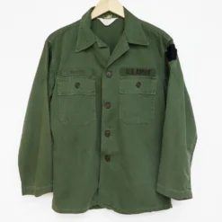 VINTAGE US ARMY UTILITY SHIRT P-58 P58 28TH INFANTRY DIVISION SIZE SMALL(Us Army 1960s Vietnam Shirt Utility 28th Infantry Division Private Small)