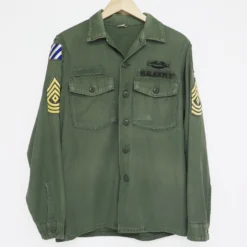 US ARMY UTILITY SHIRT P-64 P64 1970'S 3RD INFANTRY DIVISION 1ST SERGEANT COMBAT INFANTRYMAN BADGE SIZE 15 1/2 X 35(Us Army 1970s Vietnam Shirt Utility 3rd Infantry Division 1st Sergeant Combat Infantry)