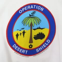 VINTAGE OPERATION DESERT SHIELD 1990 SWEATSHIRT SIZE LARGE DEADSTOCK(Operation Desert Shield 1990 Sweatshirt Large) -Rare Gear USA Shop shield visu