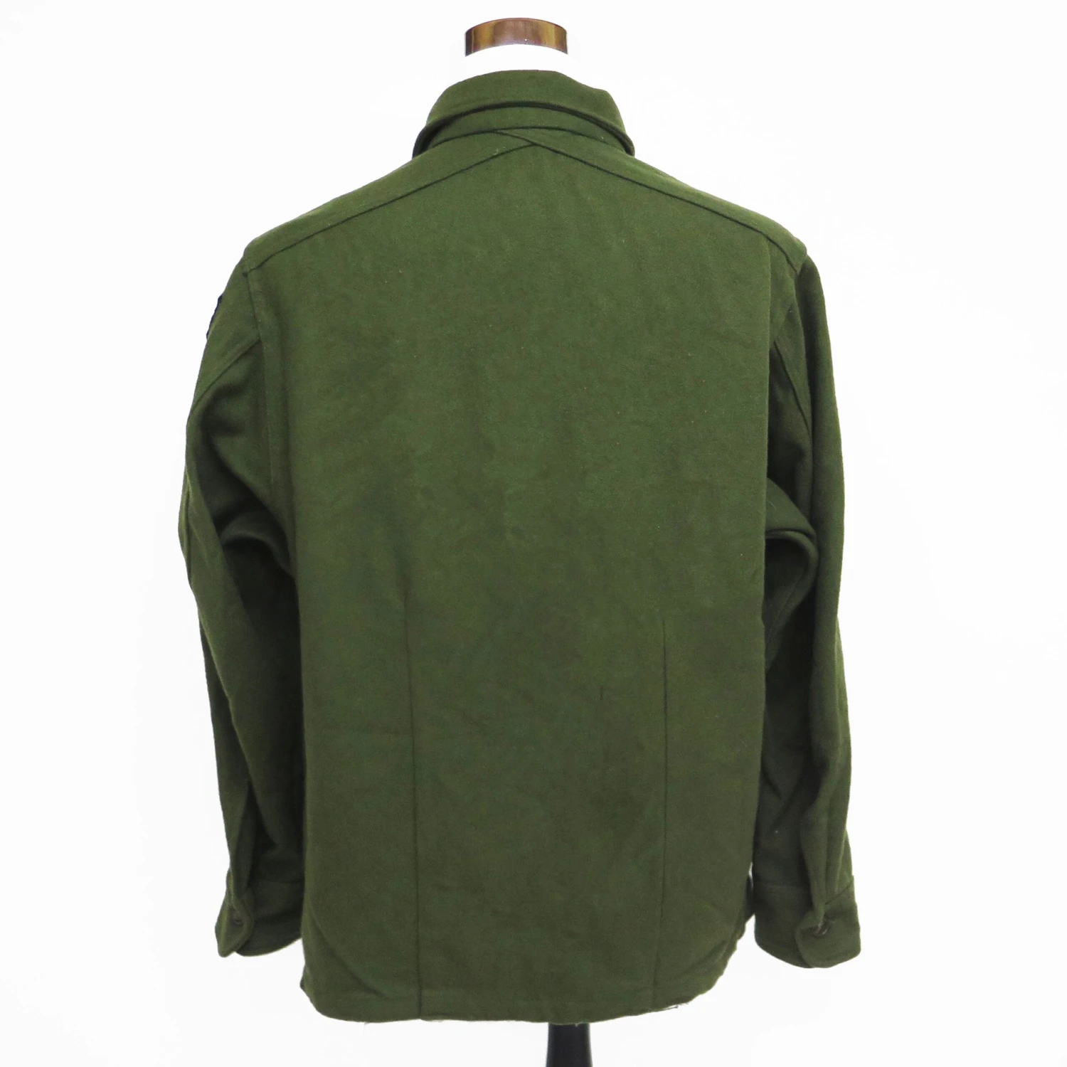 US ARMY FIELD SHIRT WOOL 107TH ARMORED CAVALRY REGIMENT PATCH SIZE LARGE(Us Army Shirt) 2 US ARMY FIELD SHIRT WOOL 107TH ARMORED CAVALRY REGIMENT PATCH SIZE LARGE(Us Army Shirt) - Image 2