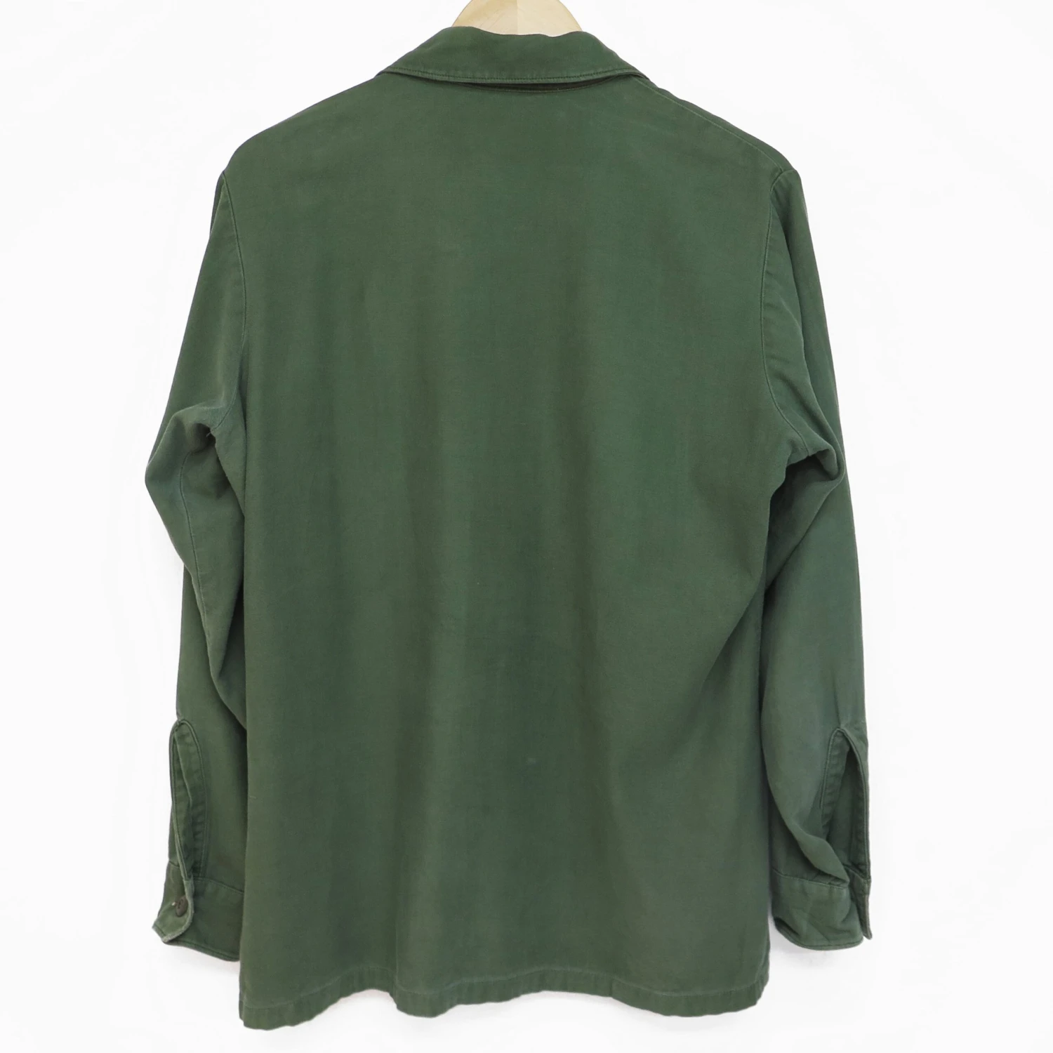 US ARMY UTILITY SHIRT P-64 P64 1971 MATERIAL COMMAND DISTRICT AREA COMMAND OCP PATCH SIZE 15 1/2 X 33(Us Army 1971 Vietnam Shirt Utility Material Command Patch) 2 US ARMY UTILITY SHIRT P-64 P64 1971 MATERIAL COMMAND DISTRICT AREA COMMAND OCP PATCH SIZE 15 1/2 X 33(Us Army 1971 Vietnam Shirt Utility Material Command Patch) - Image 2