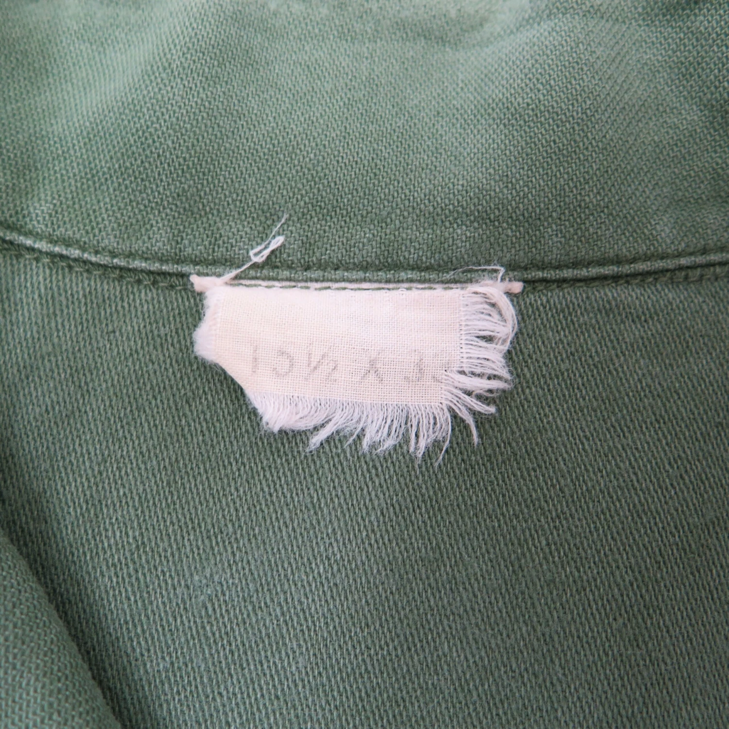 US ARMY UTILITY SHIRT P-64 P64 1971 MATERIAL COMMAND DISTRICT AREA COMMAND OCP PATCH SIZE 15 1/2 X 33(Us Army 1971 Vietnam Shirt Utility Material Command Patch) 4 US ARMY UTILITY SHIRT P-64 P64 1971 MATERIAL COMMAND DISTRICT AREA COMMAND OCP PATCH SIZE 15 1/2 X 33(Us Army 1971 Vietnam Shirt Utility Material Command Patch) - Image 4