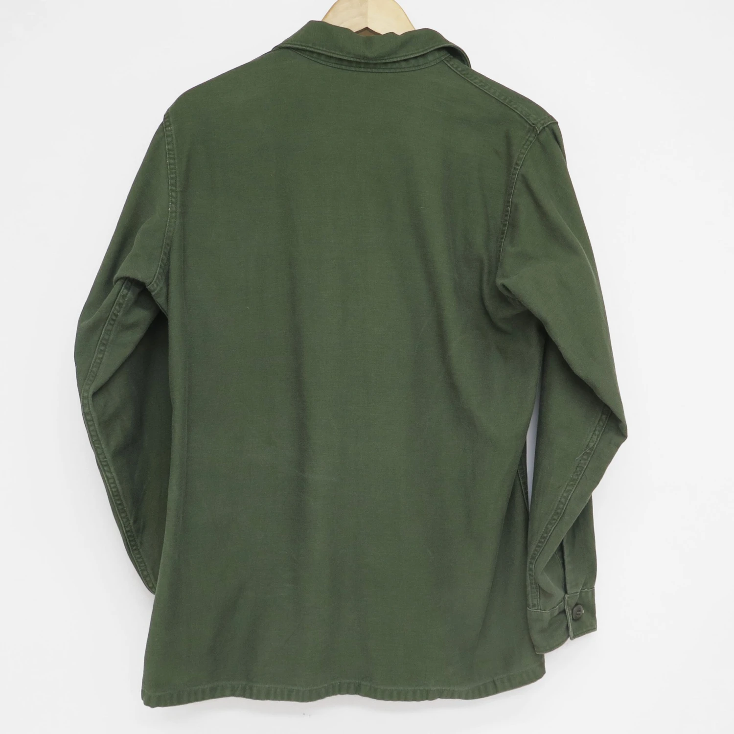 VINTAGE US ARMY UTILITY SHIRT P-64 P64 1960'S CORPS OF ENGINEERS 1ST ARMY PATCH SIZE 15 1/2 X 33(Us Army 1960s Vietnam Shirt Utility Sateen) 2 VINTAGE US ARMY UTILITY SHIRT P-64 P64 1960'S CORPS OF ENGINEERS 1ST ARMY PATCH SIZE 15 1/2 X 33(Us Army 1960s Vietnam Shirt Utility Sateen) - Image 2