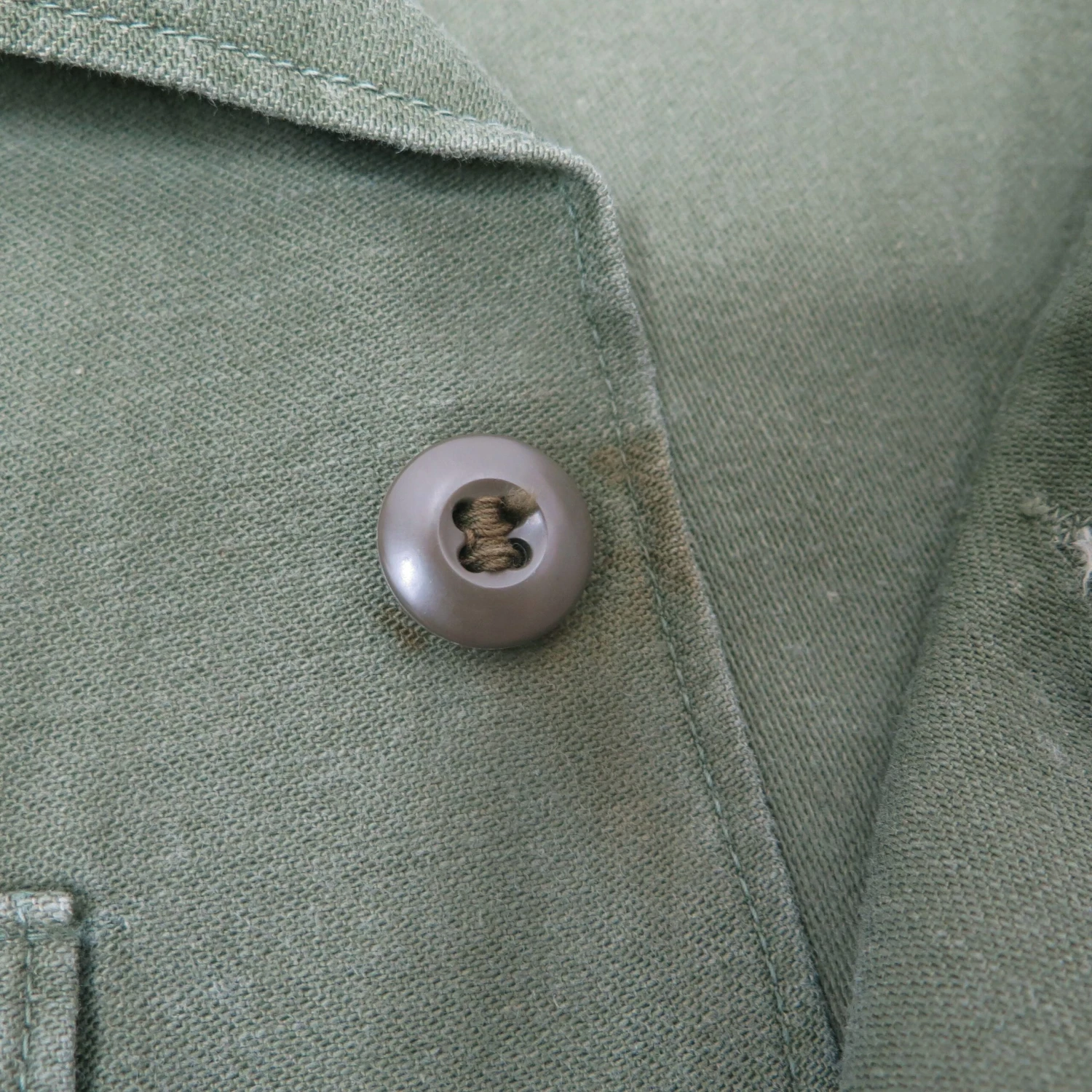 VINTAGE US ARMY UTILITY SHIRT P-64 P64 1960'S CORPS OF ENGINEERS 1ST ARMY PATCH SIZE 15 1/2 X 33(Us Army 1960s Vietnam Shirt Utility Sateen) 8 VINTAGE US ARMY UTILITY SHIRT P-64 P64 1960'S CORPS OF ENGINEERS 1ST ARMY PATCH SIZE 15 1/2 X 33(Us Army 1960s Vietnam Shirt Utility Sateen) - Image 8