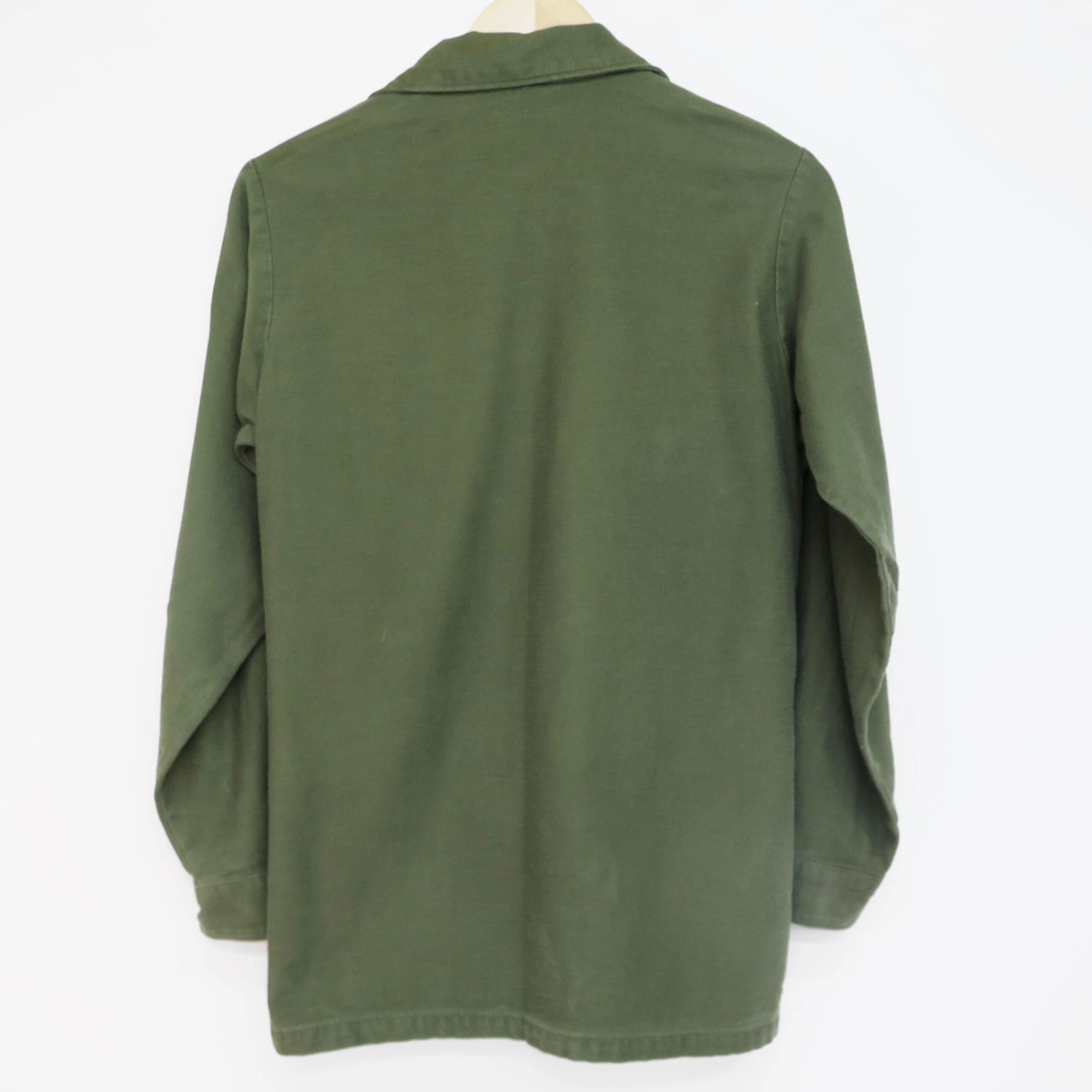 USAF US AIR FORCE UTILITY SHIRT P-64 P64 1975 VIETNAM WAR MILITARY AIRLIFT COMMAND PATCHSIZE 14 1/2 X 31(Usaf Us Air Force 1975 Vietnam Shirt Utility Military Airlift Command) 2 USAF US AIR FORCE UTILITY SHIRT P-64 P64 1975 VIETNAM WAR MILITARY AIRLIFT COMMAND PATCHSIZE 14 1/2 X 31(Usaf Us Air Force 1975 Vietnam Shirt Utility Military Airlift Command) - Image 2